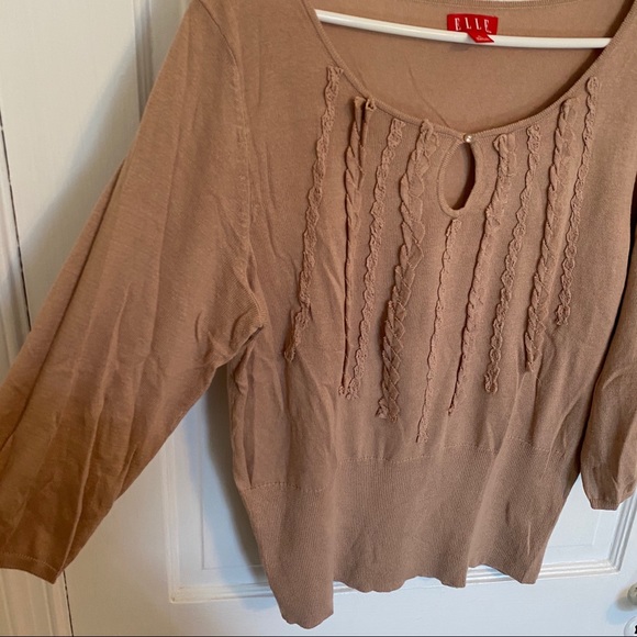 Keyhole Top - Picture 5 of 8